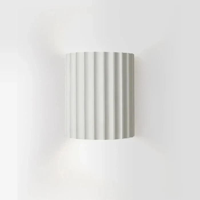 LUMINAIRE – Elegant Resin Wall Lamp Design