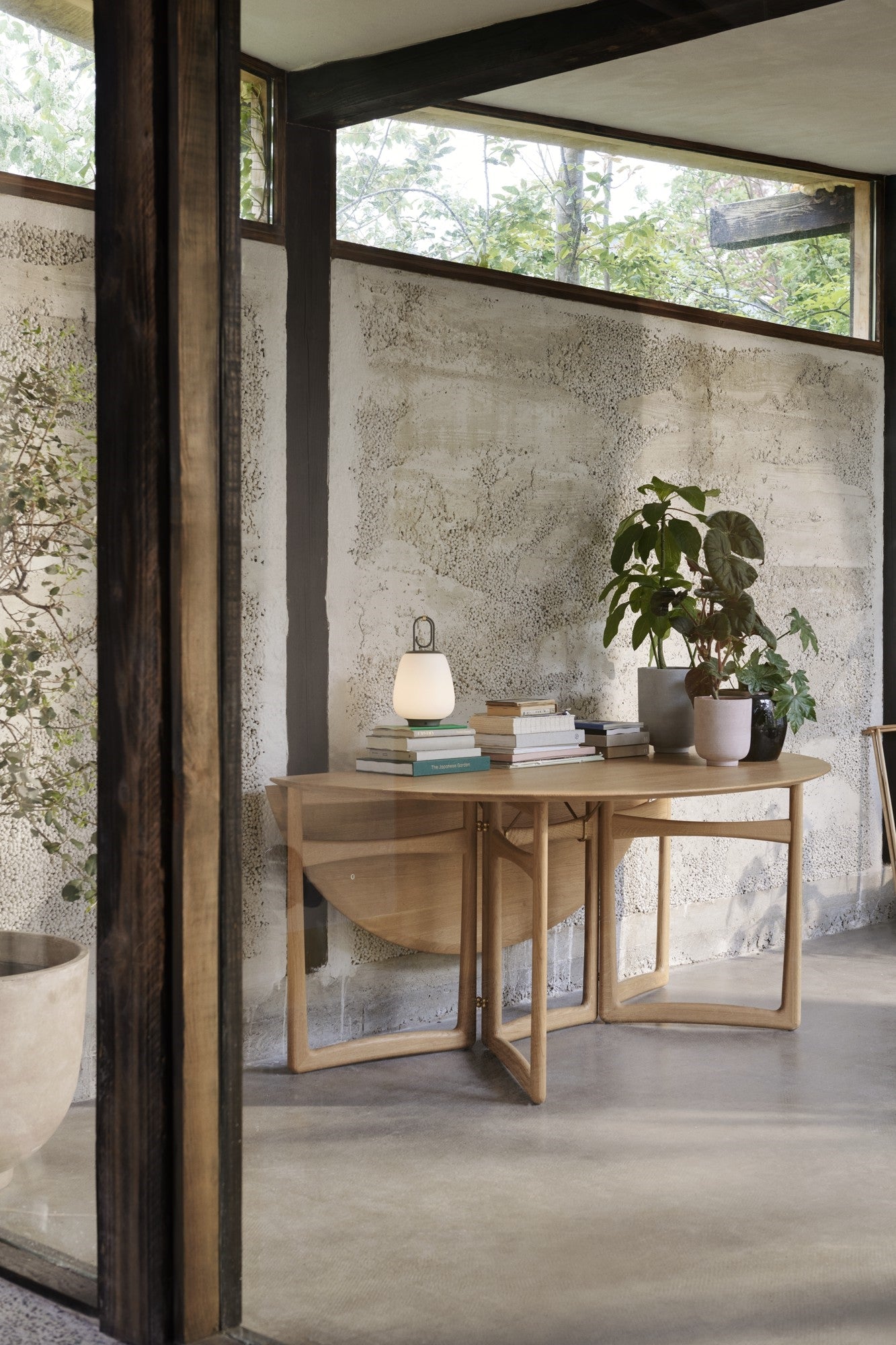 LUMINAIRE – Elegant Outdoor Patio Lantern for Cozy Gatherings