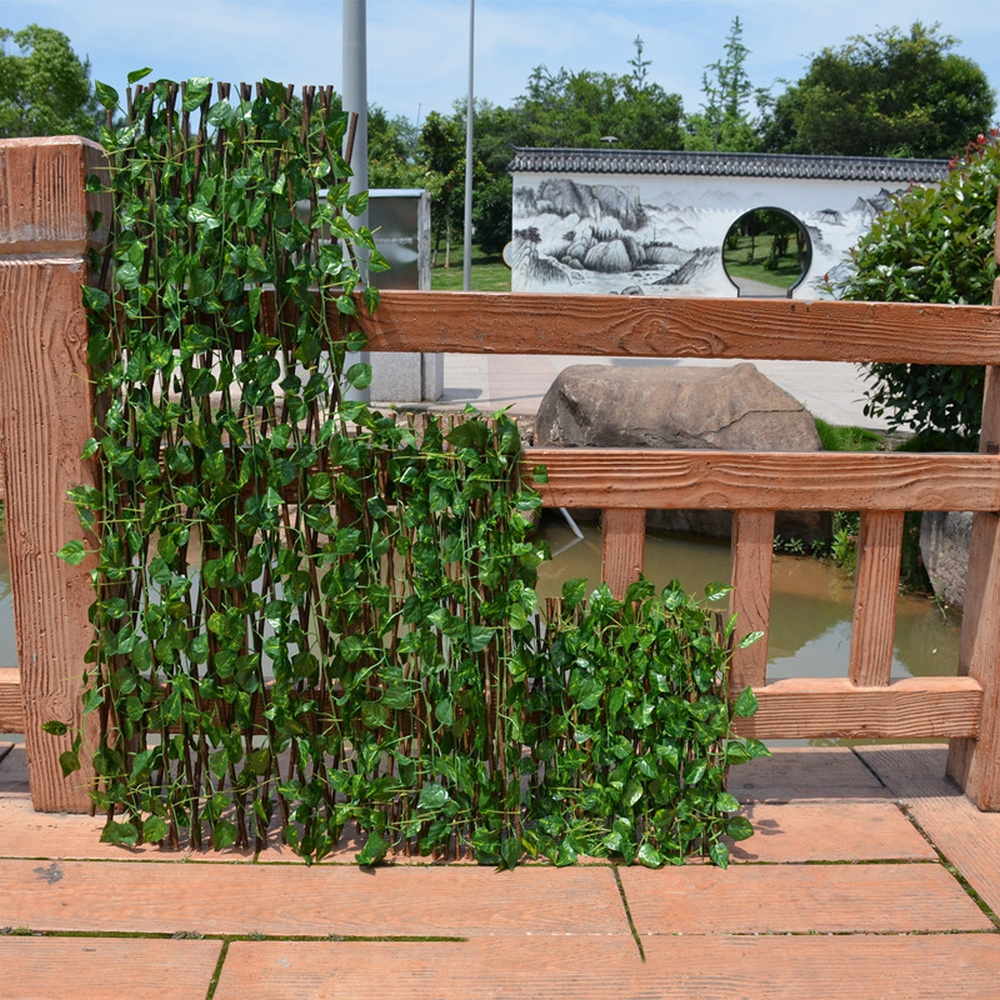 Flexible Ivy Privacy Screen for Balconies