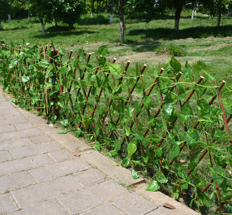 Flexible Ivy Privacy Screen for Balconies