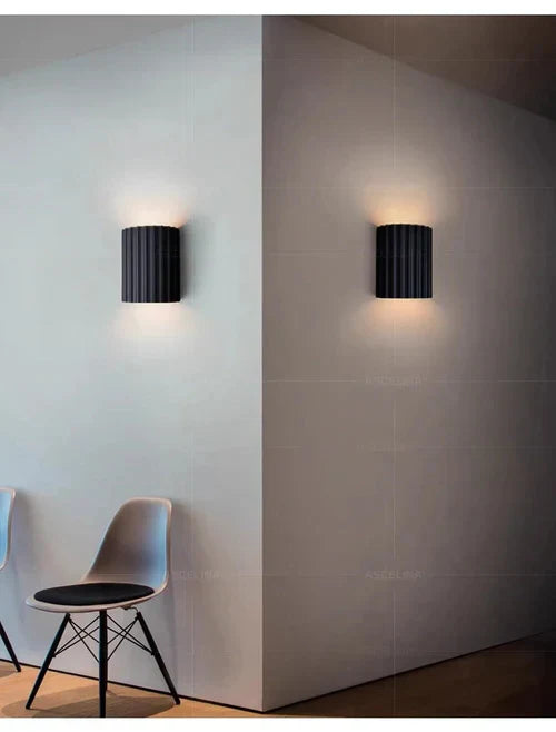 LUMINAIRE – Elegant Resin Wall Lamp Design