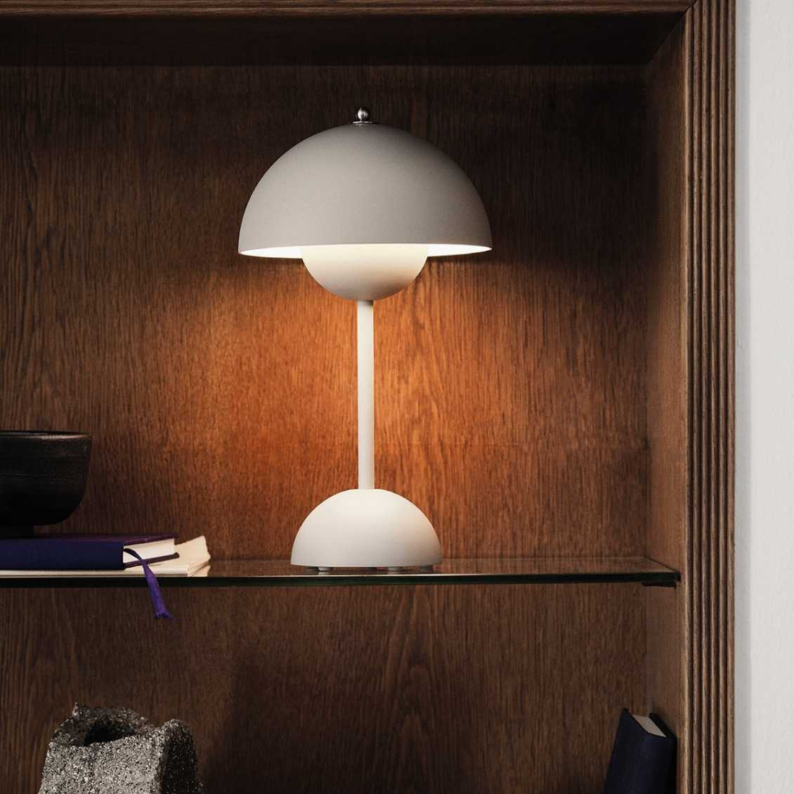 LUNARIA – Chic Wireless LED Table Lamp