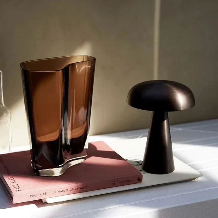 LUMINOUS GLOW – Elegant Wireless Table Lamp