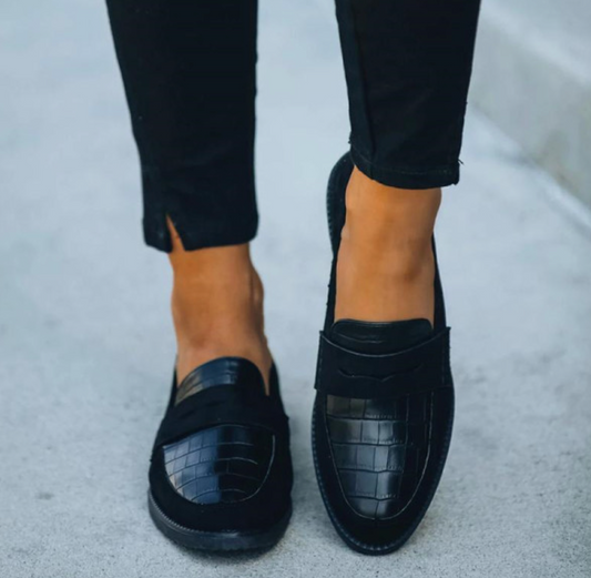 Elegant Black Leather Women's Loafers