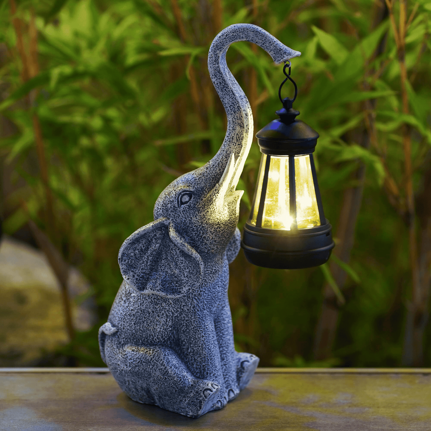 LUMINOELEPHANT – Enchanting Solar Garden Lamp