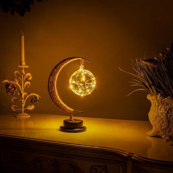 LUNARIS – Enchanting Crescent Moon LED Lamp
