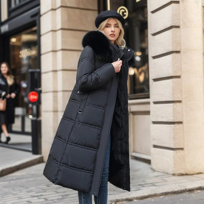 Luxurious Women's Winter Coat with Faux Fur