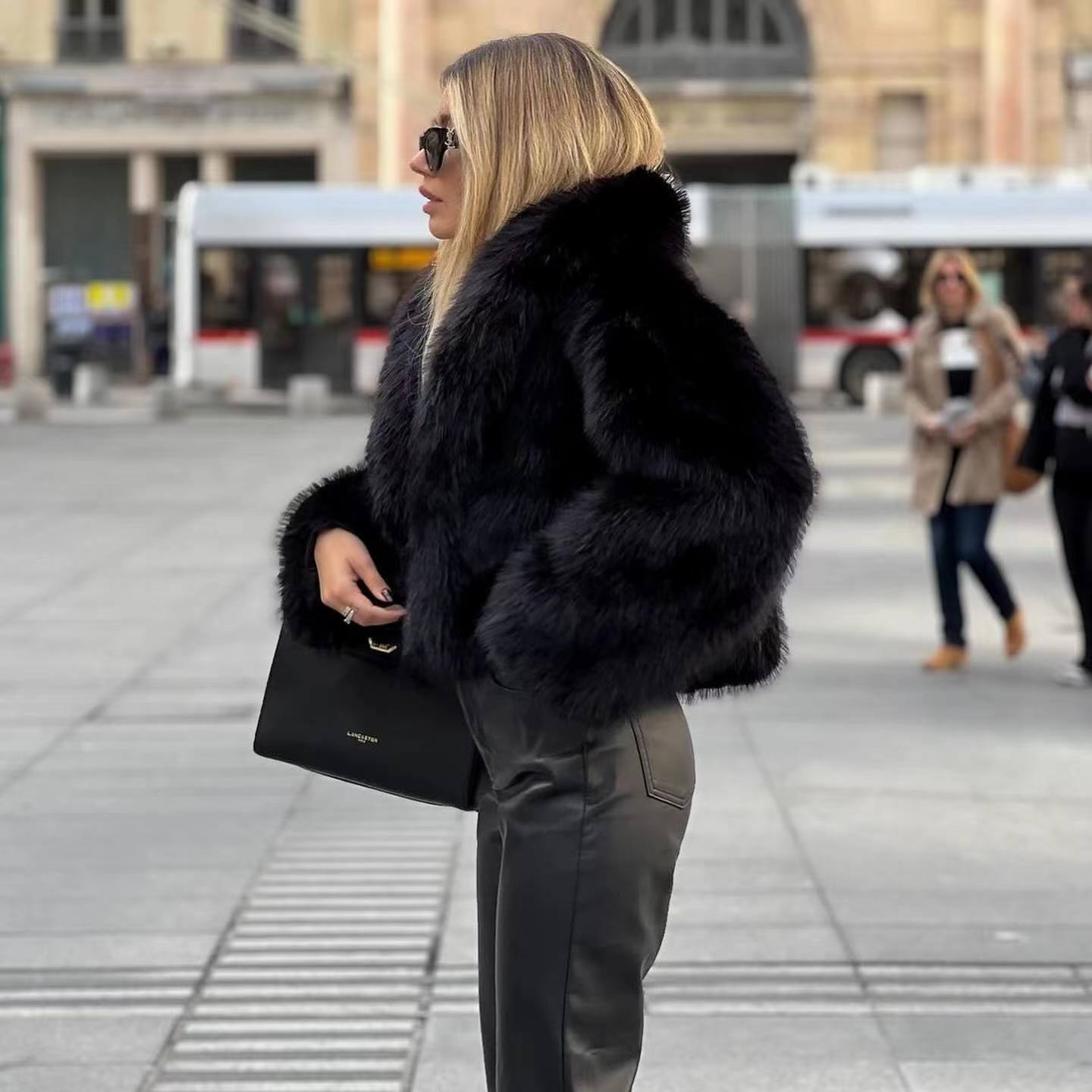 Elegant Faux Fur Coat for All Occasions