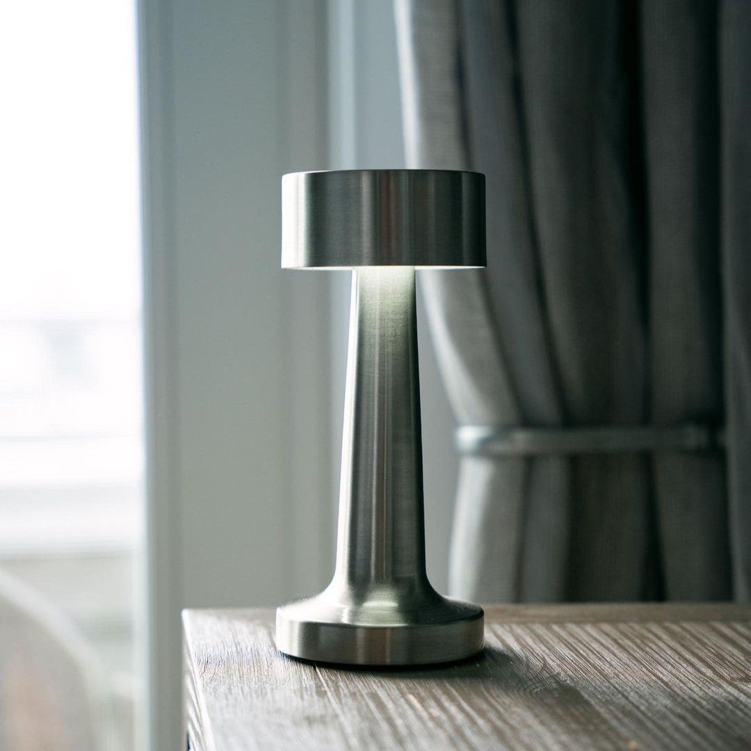 LUMINOUS – Elegant Modern Dimmable Table Lamp