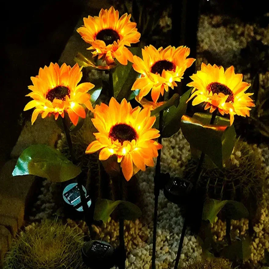 SUNSHINE BLOOM – Realistic Solar-Powered Garden Lamp