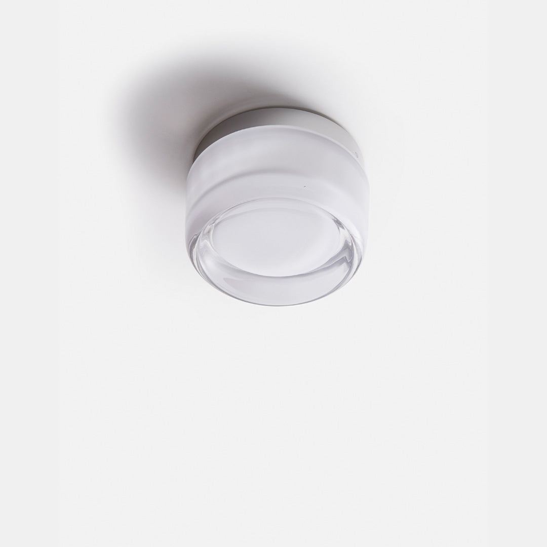 LUMINOUS – Chic Wall Light for Modern Spaces