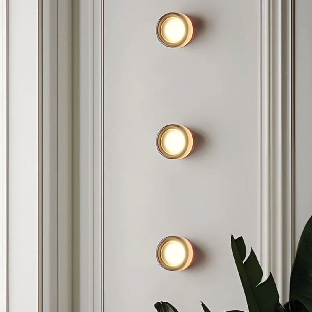 LUMINOUS – Chic Wall Light for Modern Spaces