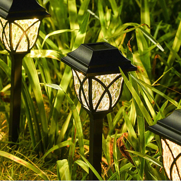 LUMINAIRE – Elegant Solar Garden Lighting Solution