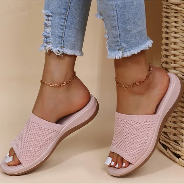 Trendy Flat Sandals for Summer Comfort