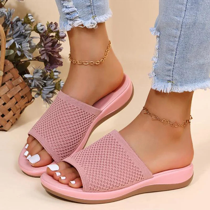 Trendy Flat Sandals for Summer Comfort