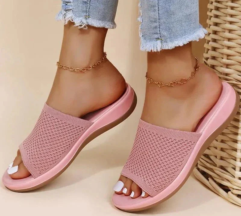Trendy Flat Sandals for Summer Comfort