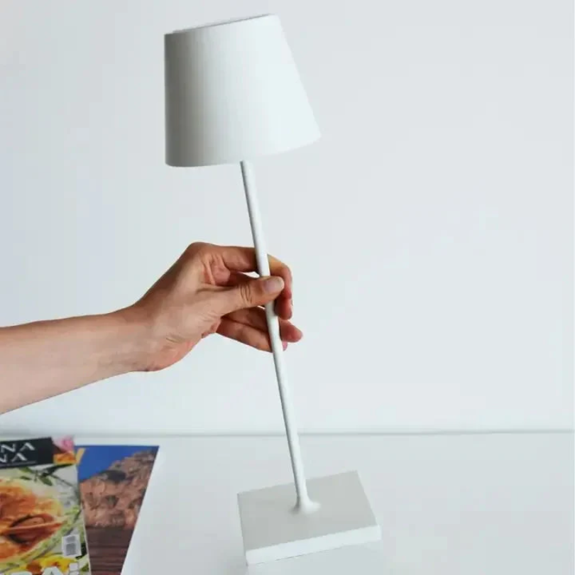 LUMINOUS – Elegant Cordless LED Table Lamp
