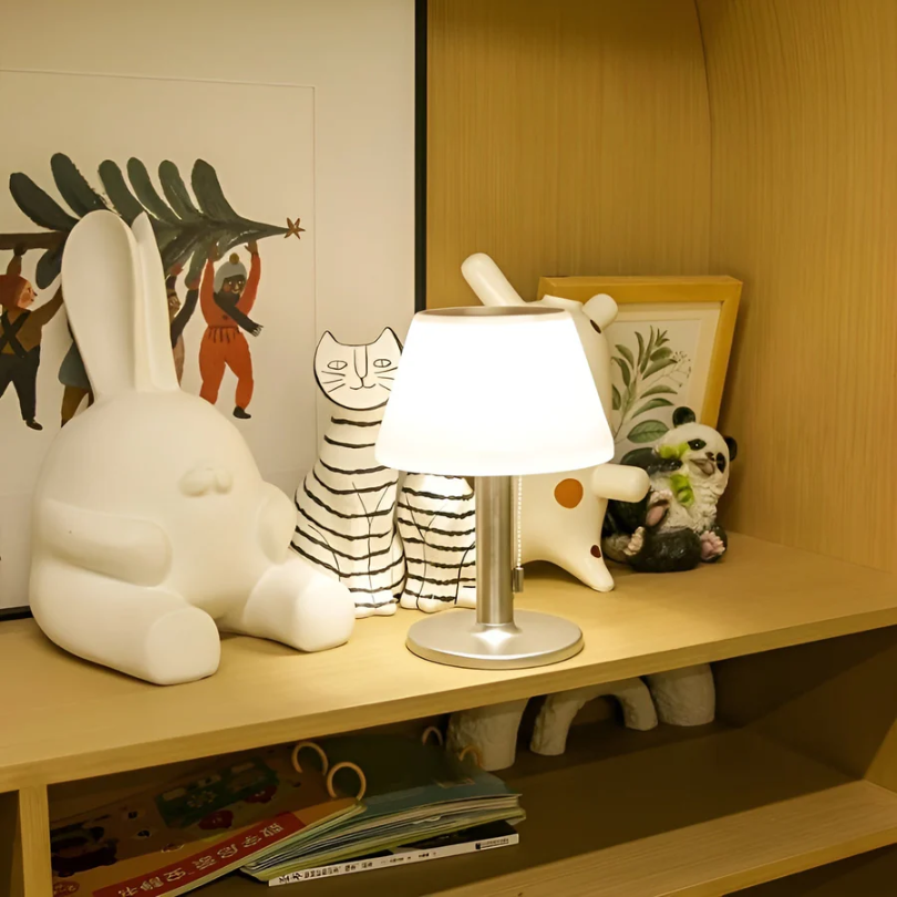 LUMINAIRE – Chic Solar Table Lamp for Outdoors