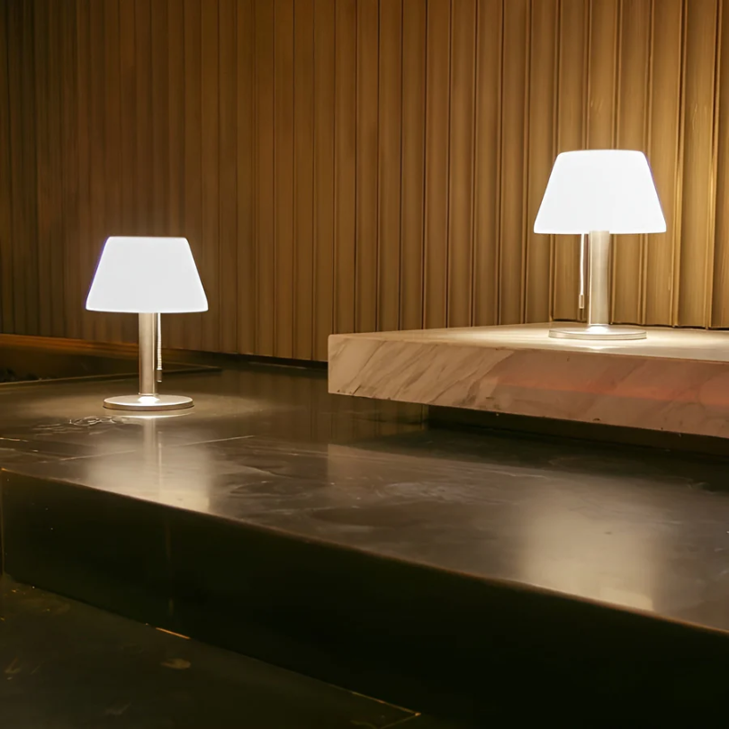 LUMINAIRE – Chic Solar Table Lamp for Outdoors