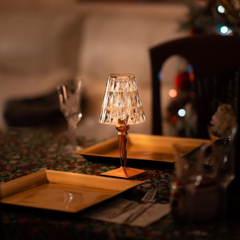 LUXELITE – Glamorous Crystal Table Lamp Design