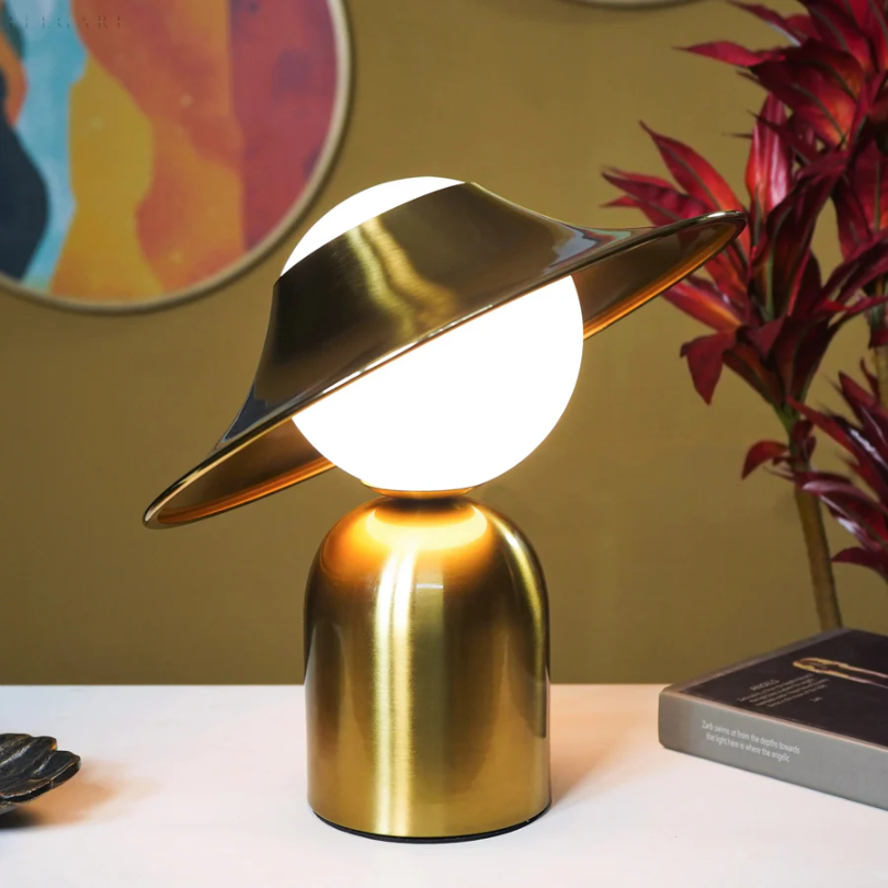 LUXELITE – Elegant Gold Metal Table Lamp