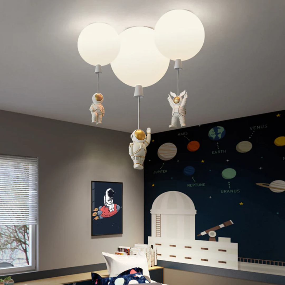 LUNARIS – Enchanting Astronaut Ceiling Light for Kids