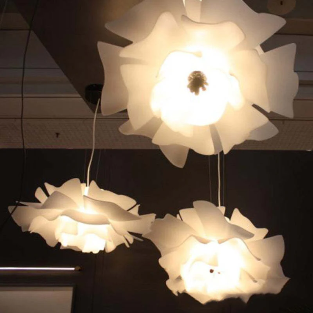 LUMINAIRE BLOOM – Elegant Flower-Shaped Pendant Lamp