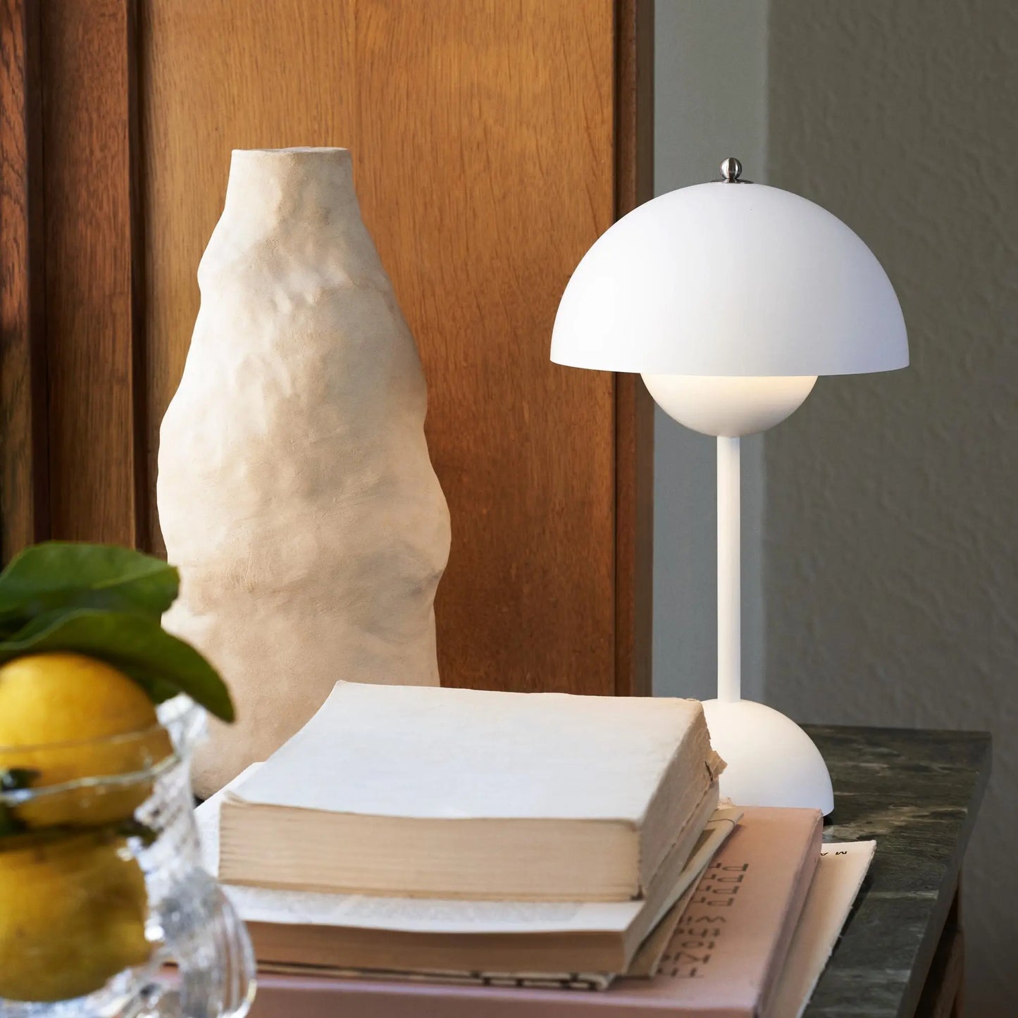 LUNARIA – Chic Wireless LED Table Lamp