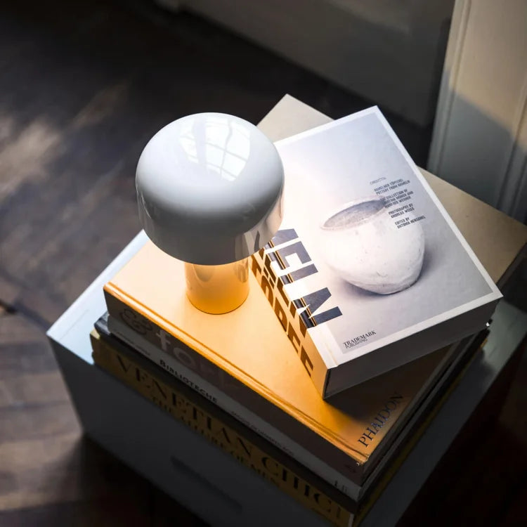 LUMINAIRE – Versatile LED Table Lamp with Dimming Options