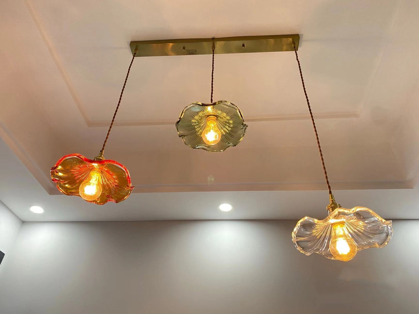 LUMINAIRE – Elegant LED Pendant Light Design