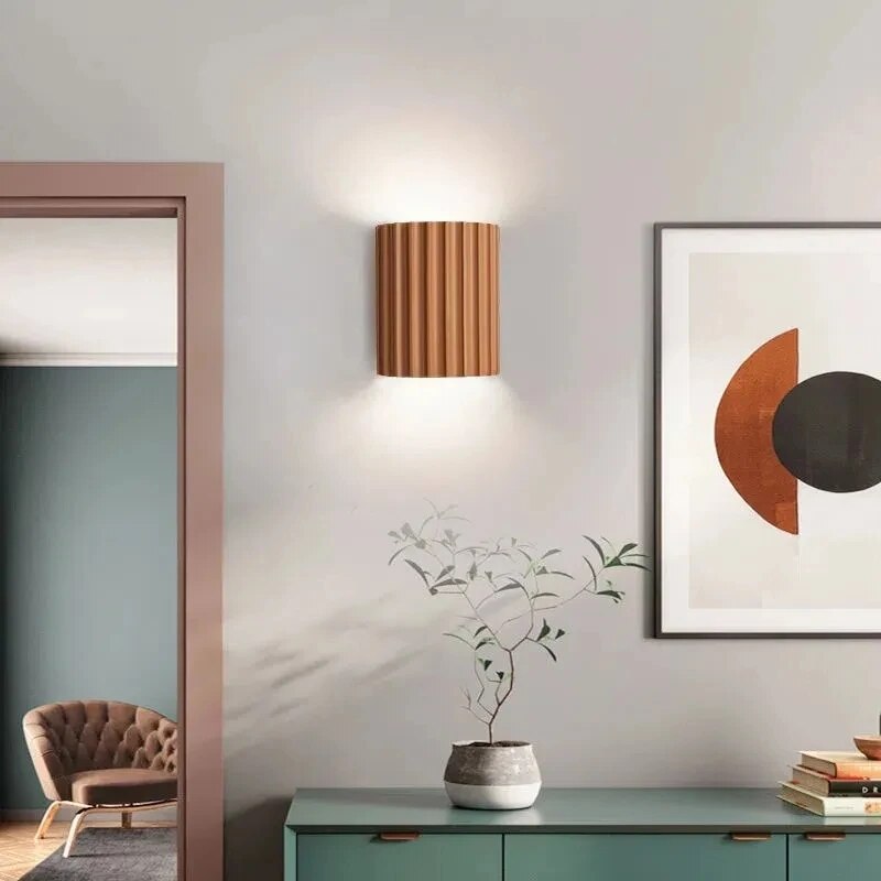 LUMINOUS ARTISTRY – Modern Resin Wall Lamp